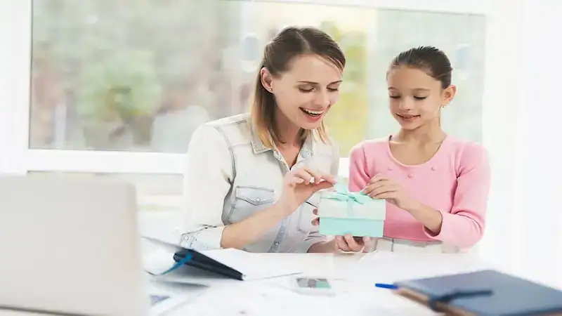 Giveaways Look What Mom Found: A Simple Guide to Online Contests for Families
